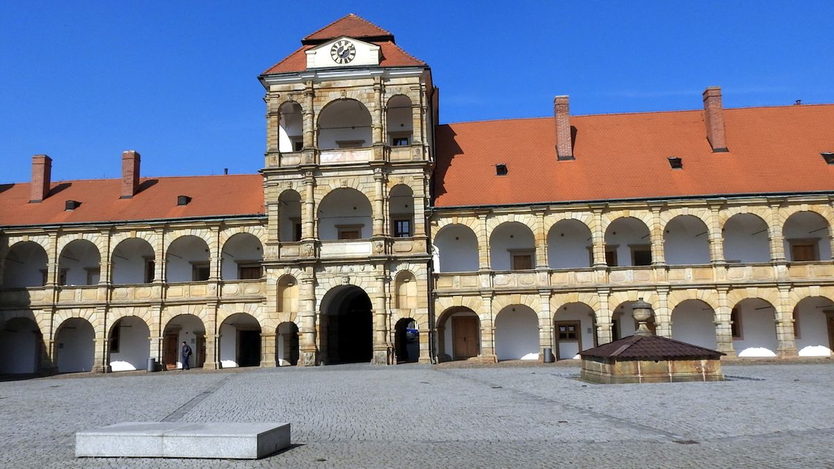 Do Moravské Třebové na jeden z nejcennějších renesančních zámků ve střední Evropě